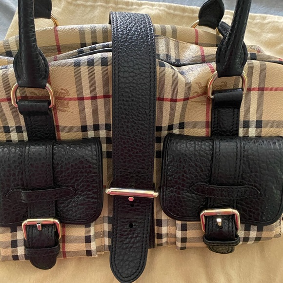 Sold Authentic Burberry handbag - Picture 2 of 7